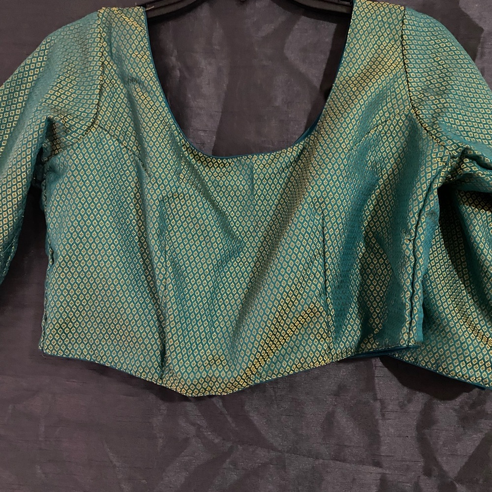 Green and Gold Fitted Crop Blouse